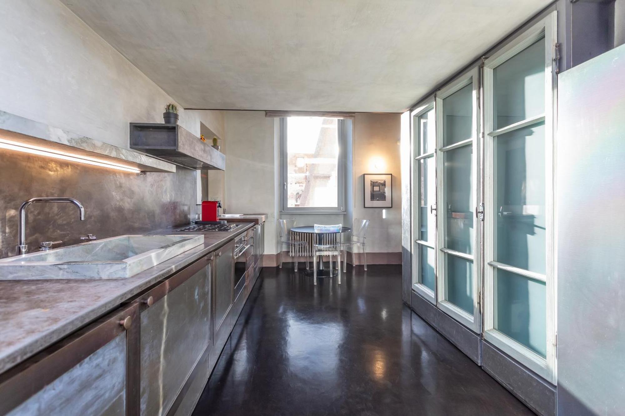 רומא Iconic Apartment With Unique Colosseum View מראה חיצוני תמונה